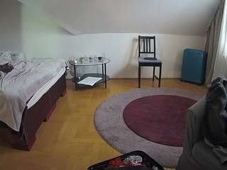 voyeurcam-julmodels-whitebed-6