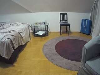 voyeurcam-julmodels-whitebed-6