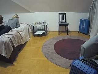 voyeurcam-julmodels-whitebed-6