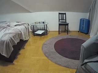 voyeurcam-julmodels-whitebed-6