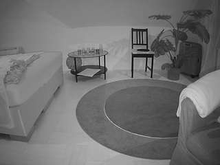 voyeurcam-julmodels-whitebed-6