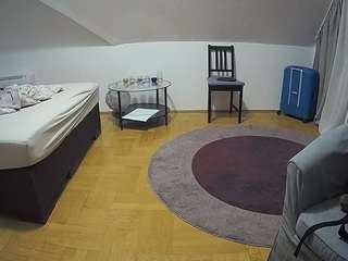 voyeurcam-julmodels-whitebed-6