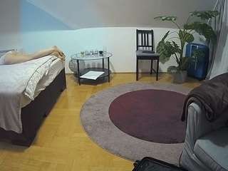 voyeurcam-julmodels-whitebed-6