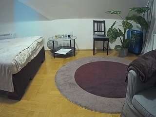 voyeurcam-julmodels-whitebed-6