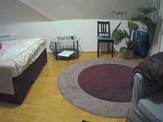 voyeurcam-julmodels-whitebed-6