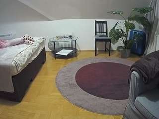 voyeurcam-julmodels-whitebed-6