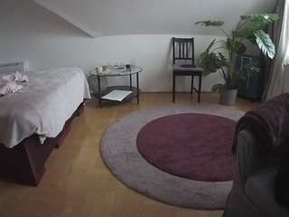 voyeurcam-julmodels-whitebed-6