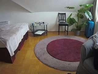 voyeurcam-julmodels-whitebed-6