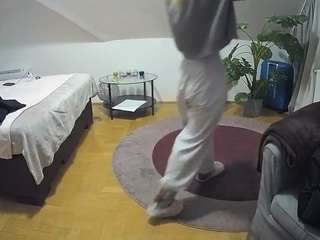 voyeurcam-julmodels-whitebed-6 Ass live webcam