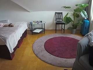 voyeurcam-julmodels-whitebed-6