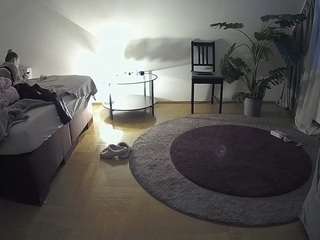 voyeurcam-julmodels-whitebed-6
