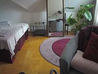 voyeurcam-julmodels-whitebed-6