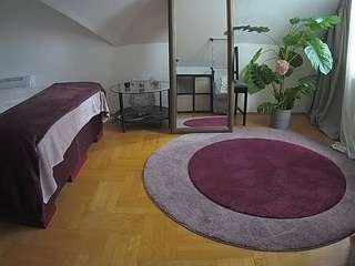 voyeurcam-julmodels-whitebed-6