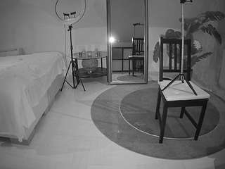 voyeurcam-julmodels-whitebed-6's CamSoda show and profile