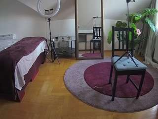 voyeurcam-julmodels-whitebed-6