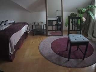 voyeurcam-julmodels-whitebed-6