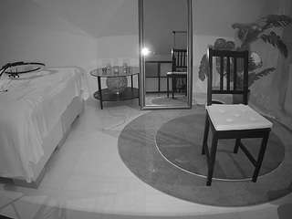 voyeurcam-julmodels-whitebed-6