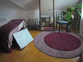 voyeurcam-julmodels-whitebed-6