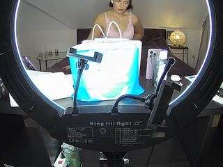 voyeurcam-julmodels-whitebed-6's CamSoda show and profile