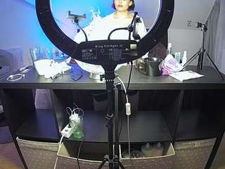 voyeurcam-julmodels-whitebed-6 camsoda