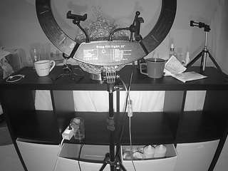 voyeurcam-julmodels-whitebed-6 webcam