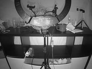 voyeurcam-julmodels-whitebed-6