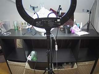 voyeurcam-julmodels-whitebed-6