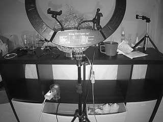 voyeurcam-julmodels-whitebed-6 webcam