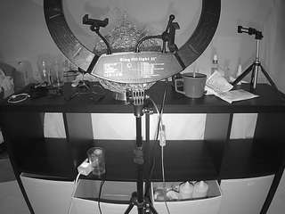 voyeurcam-julmodels-whitebed-6