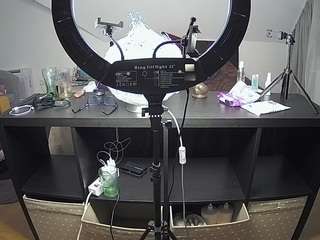 voyeurcam-julmodels-whitebed-6 webcam