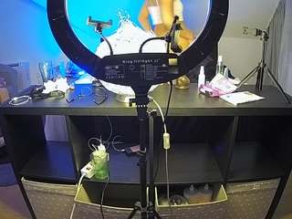 voyeurcam-julmodels-whitebed-6 webcam