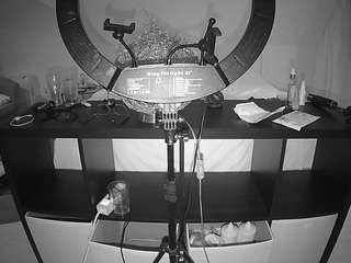 voyeurcam-julmodels-whitebed-6 webcam