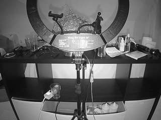 voyeurcam-julmodels-whitebed-6