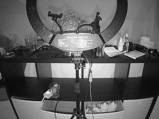 voyeurcam-julmodels-whitebed-6