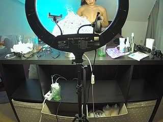 voyeurcam-julmodels-whitebed-6