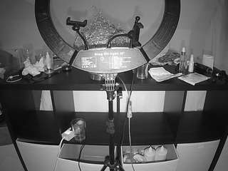 voyeurcam-julmodels-whitebed-6