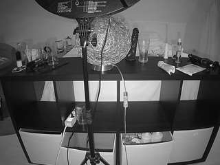 voyeurcam-julmodels-whitebed-6