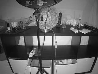 voyeurcam-julmodels-whitebed-6 webcam