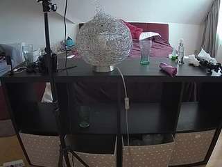 voyeurcam-julmodels-whitebed-6