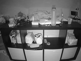 voyeurcam-julmodels-whitebed-6 webcam