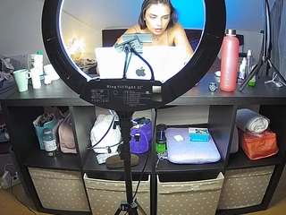 voyeurcam-julmodels-whitebed-6 webcam