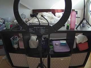 voyeurcam-julmodels-whitebed-6 webcam