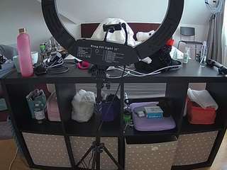 voyeurcam-julmodels-whitebed-6 webcam model