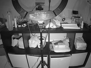 voyeurcam-julmodels-whitebed-6