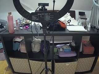 voyeurcam-julmodels-whitebed-6