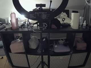 voyeurcam-julmodels-whitebed-6