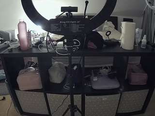 voyeurcam-julmodels-whitebed-6