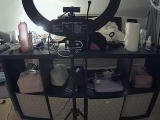 voyeurcam-julmodels-whitebed-6