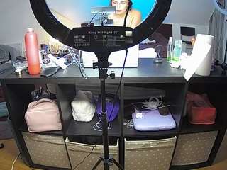 voyeurcam-julmodels-whitebed-6 webcam