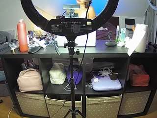 voyeurcam-julmodels-whitebed-6 live cam profile